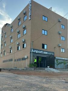 https://cf.bstatic.com/xdata/images/hotel/max300/642519499.jpg?k=380189c87eb0da3c2cddbf298b0138c8e804761fe5a6ee3bb5deb1791ffccc5a&o=&utm_source=chatgpt.com