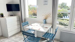 Ảnh trong thư viện ảnh của Bel appartement proche plages et du marché central ở La Couarde-sur-Mer