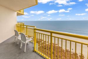 Un balcon sau o terasă la Baywatch Resort 1122