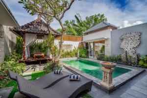 Bazén v ubytování Green Selukat Corner Villa nebo v jeho okolí