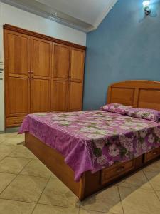 Ένα ή περισσότερα κρεβάτια σε δωμάτιο στο Blue Star Villa +27 φωτογραφίες