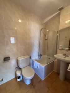 Koupelna v ubytování Hostal Legaz
