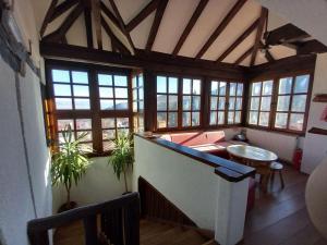 Postel nebo postele na pokoji v ubytování Kutmichevica Restaurant & Boarding house + 19 fotografií