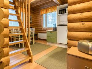 Kuchyň nebo kuchyňský kout v ubytování Holiday Home Kilpolan karoliina by Interhome