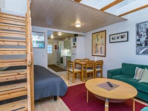 Kuchyň nebo kuchyňský kout v ubytování Holiday Home Kylpylän ullanrinne 12 c by Interhome