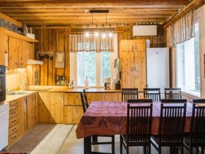 Η κουζίνα ή μικρή κουζίνα στο Holiday Home Joutenranta by Interhome