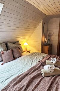 Postel nebo postele na pokoji v ubytování Chalet Studenec by Interhome