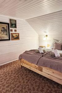 Postel nebo postele na pokoji v ubytování Chalet Studenec by Interhome
