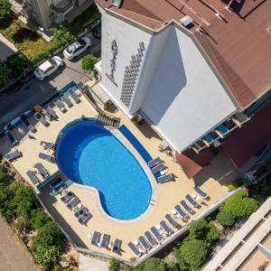 Bazén v ubytování Aurasia Design Hotel nebo v jeho okolí