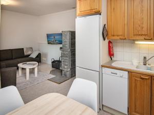 Η κουζίνα ή μικρή κουζίνα στο Holiday Home Lomariekko 6 a 2 by Interhome