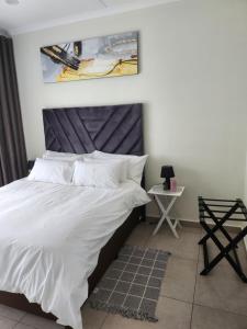 Postel nebo postele na pokoji v ubytování Cozy 1 bedroom apartment + 11 fotografií