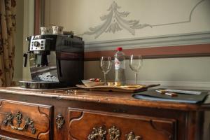 Příslušenství pro přípravu čaje a kávy v ubytování B&B De Corenbloem Luxury Guesthouse - Adults Only