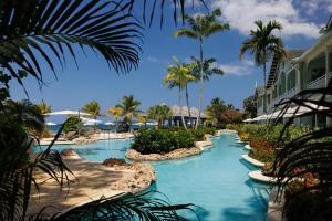 Bazén v ubytování Sandals Negril Beach All Inclusive Resort and Spa - Couples Only nebo v jeho okolí