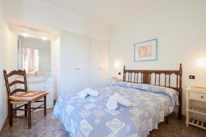 En eller flere senge i et værelse på 1Aur04