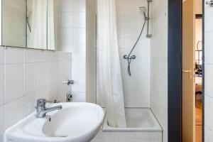 Bilik mandi di Apartment Magdeburg