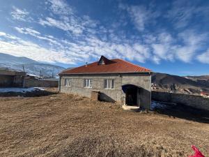 Phong cảnh thiên nhiên gần nhà gỗ