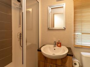 Vannituba majutusasutuses Chalet Cairn View by Interhome