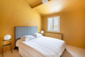 Ένα ή περισσότερα κρεβάτια σε δωμάτιο στο Le Clos de la Briche - Piscine chauffée parking +21 φωτογραφίες