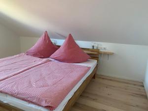 Ένα ή περισσότερα κρεβάτια σε δωμάτιο στο Helchenhof