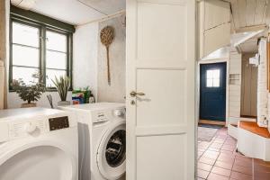 Ένα μπάνιο στο Dinbnb Homes I 200m to Bryggen I Make Memories with Friends and Family!