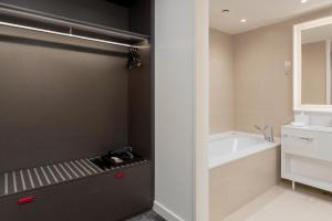 Vannituba majutusasutuses Crowne Plaza Podgorica by IHG