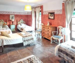 Łóżko lub łóżka w pokoju w obiekcie Luxury Villa in Málaga - Private Pool