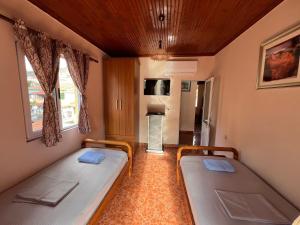 Una cama o camas en una habitación de Apartment Donend