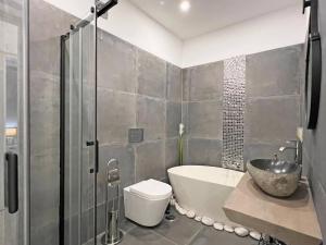 Ένα μπάνιο στο Casa Condessa de Cabanas by Junto ao Mar +47 φωτογραφίες