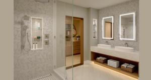 Sandals Royal Caribbean All Inclusive Resort & Private Island - Couples Only的一间浴室