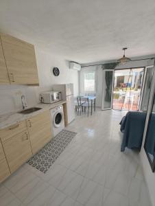 Η κουζίνα ή μικρή κουζίνα στο Homey ground floor flat in Denia