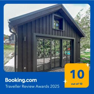 Fotografie z fotogalerie ubytování Lakeview Modern Karaim Cottage Trakai v destinaci Trakai