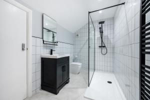 Koupelna v ubytování Lund House + 55 fotografií