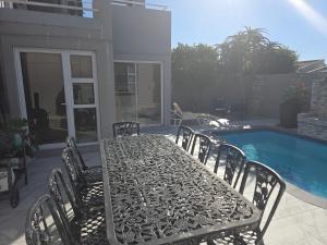 Bazén v ubytování Cosy at Cowrie nebo v jeho okolí