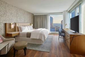 TV a/nebo společenská místnost v ubytování The Westin Austin Downtown