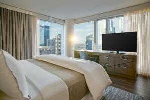 TV a/nebo společenská místnost v ubytování The Westin Austin Downtown