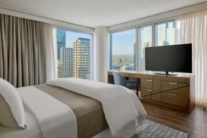 TV a/nebo společenská místnost v ubytování The Westin Austin Downtown