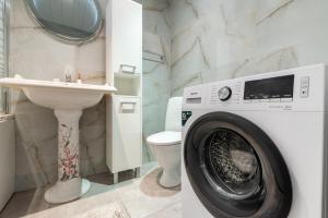 Kopalnica v nastanitvi Padriku Apartment with a balcony,near to central,Self Check In 24 7,FREE Parking