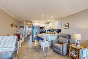 Η κουζίνα ή μικρή κουζίνα στο Wave Watcher 204