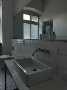 Quadrate Hostel Mannheim Z6 Denkmalschutz的一间浴室