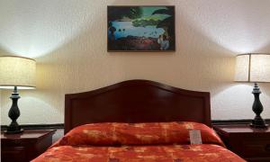 Postel nebo postele na pokoji v ubytování Rosarito Beach Hotel