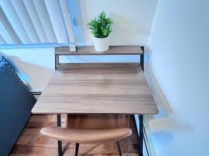 韦斯特伯里Modern and spacious 4 B/R + 2 bath house的相册照片