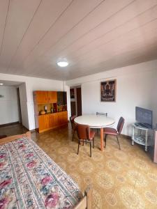 Ένα ή περισσότερα κρεβάτια σε δωμάτιο στο Departamento en 5to piso a 50m del mar +28 φωτογραφίες