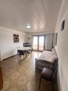 Χώρος καθιστικού στο Departamento en 5to piso a 50m del mar