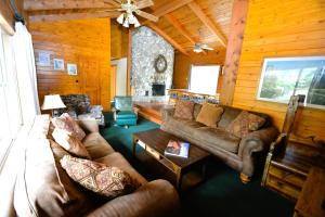 Foto sihtkohas Bass Lake asuva majutusasutuse Johnson Lake Frontreduced Nightly Rates galeriist