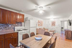 Kuchyň nebo kuchyňský kout v ubytování Top Location! 2BD in Kips Bay, NYC Best Neighborhood + 21 fotografií