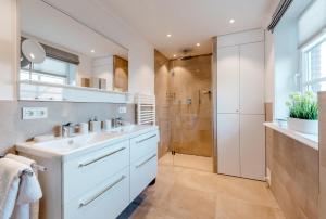 Et badeværelse på LITZKOW 14702 + 11 billeder