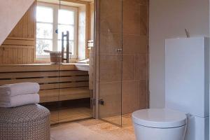 LITZKOW 16302 في Archsum: حمام مزود بمرحاض ودش زجاجي +25 صورة