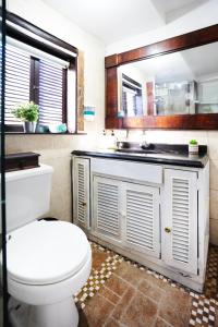 Ένα μπάνιο στο Eco Cabaña de Olga con vistas a la ciudad de Bogota +36 φωτογραφίες