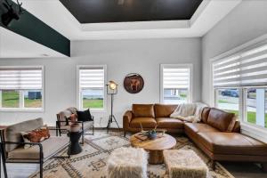 Χώρος καθιστικού στο Central Bardstown Home Near Distilleries & Dining
