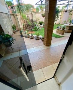 Κήπος έξω από το Mangoty Apartamento